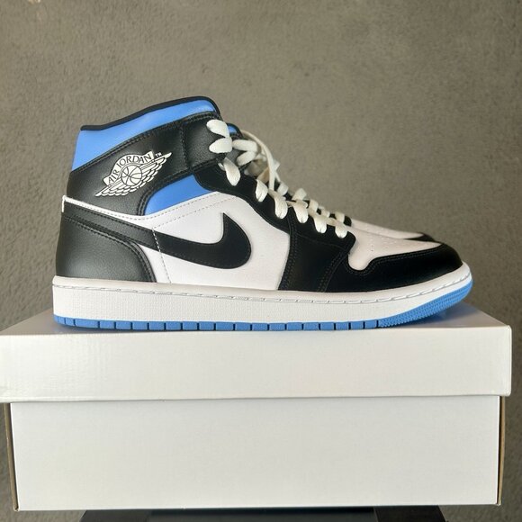 Nike Air Jordan 1 Mid University Blue White Black BQ6472-102 Size 10.5 W 9 M - Picture 2 of 7